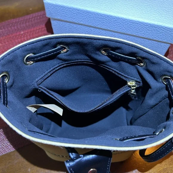 New Christian Dior Beauty Mini Bucket Bag - Picture 8 of 14